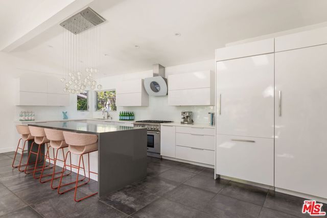 3804 Woodcliff Road, Sherman Oaks, CA 91403
