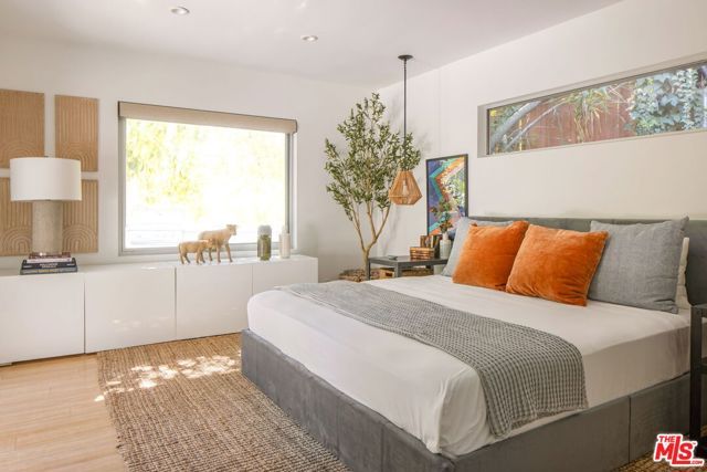 3804 Woodcliff Road, Sherman Oaks, CA 91403