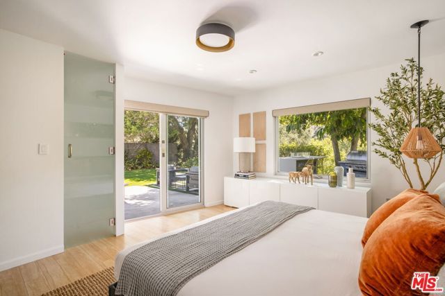 3804 Woodcliff Road, Sherman Oaks, CA 91403