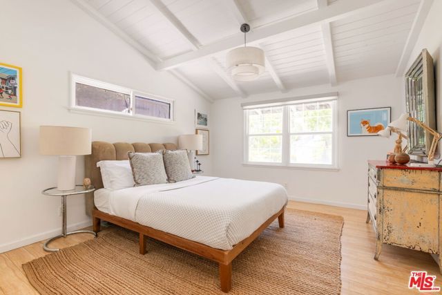3804 Woodcliff Road, Sherman Oaks, CA 91403