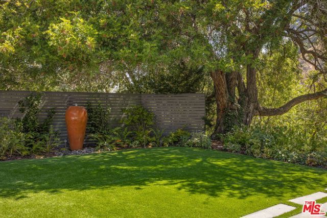 3804 Woodcliff Road, Sherman Oaks, CA 91403