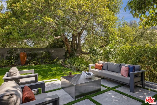 3804 Woodcliff Road, Sherman Oaks, CA 91403
