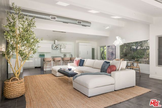 3804 Woodcliff Road, Sherman Oaks, CA 91403