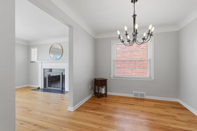 1882 Kenmore Drive, Grosse Pointe Woods City, MI 48236