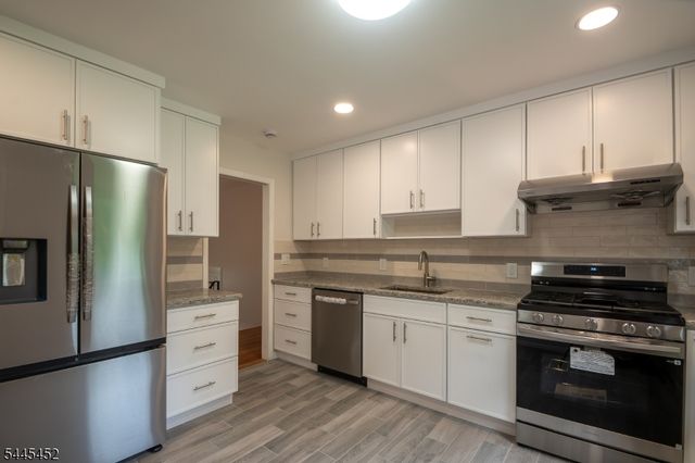 5 Crossbrook Ln, West Caldwell Twp., NJ 07006