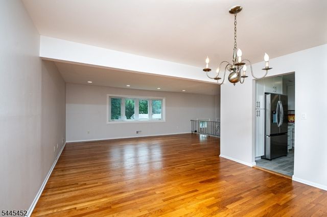 5 Crossbrook Ln, West Caldwell Twp., NJ 07006