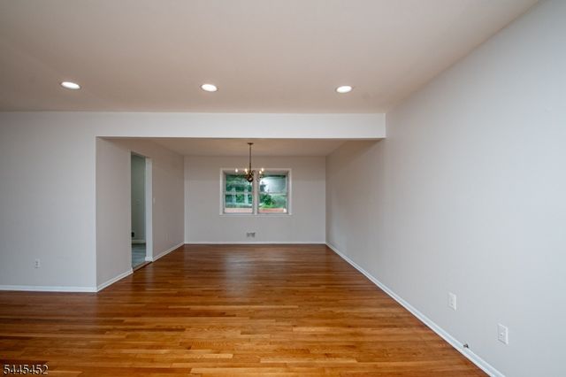 5 Crossbrook Ln, West Caldwell Twp., NJ 07006