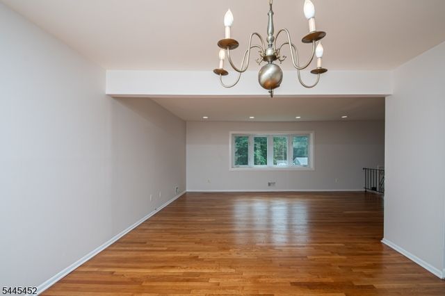 5 Crossbrook Ln, West Caldwell Twp., NJ 07006