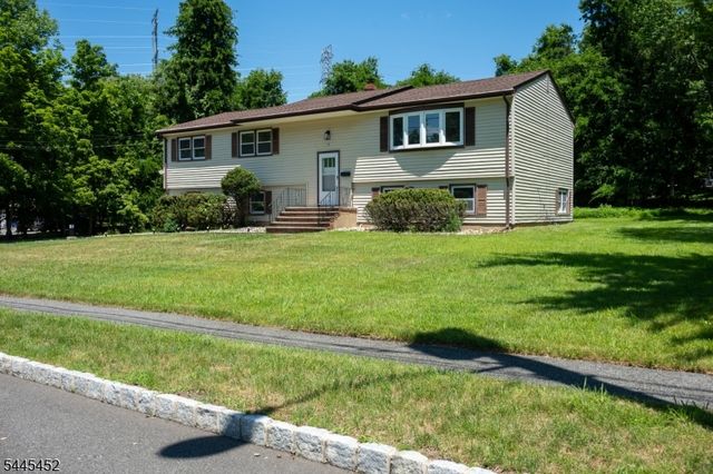 5 Crossbrook Ln, West Caldwell Twp., NJ 07006