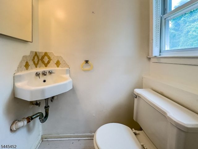5 Crossbrook Ln, West Caldwell Twp., NJ 07006
