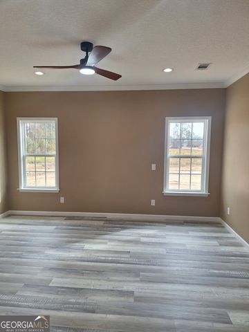 155 Peach Lane, Baxley, GA 31513