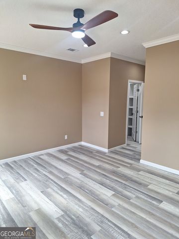 155 Peach Lane, Baxley, GA 31513