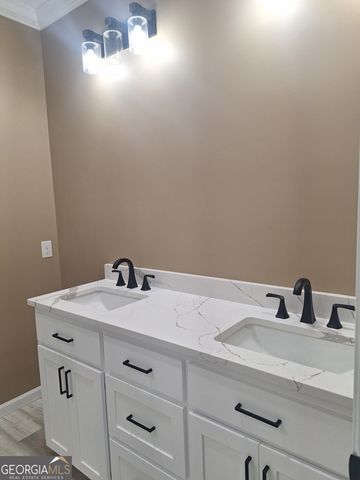 155 Peach Lane, Baxley, GA 31513