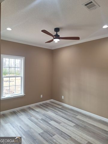 155 Peach Lane, Baxley, GA 31513