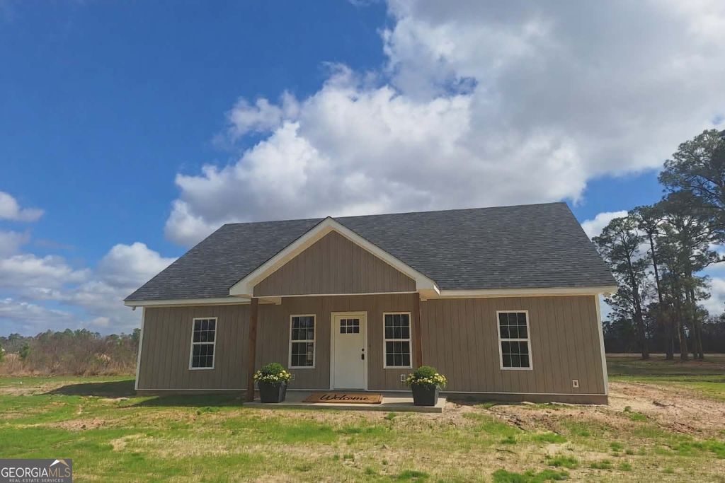 155 Peach Lane, Baxley, GA 31513