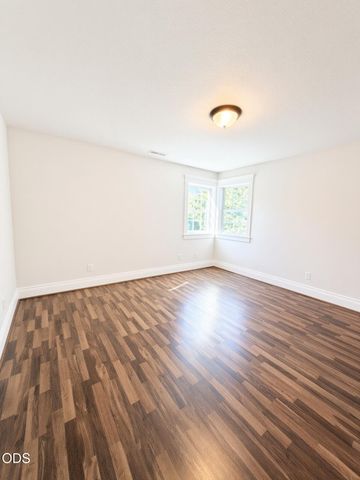 4573 Wolf Run Drive, Medford, OR 97504