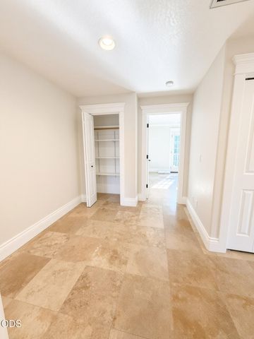 4573 Wolf Run Drive, Medford, OR 97504