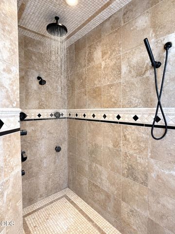 4573 Wolf Run Drive, Medford, OR 97504
