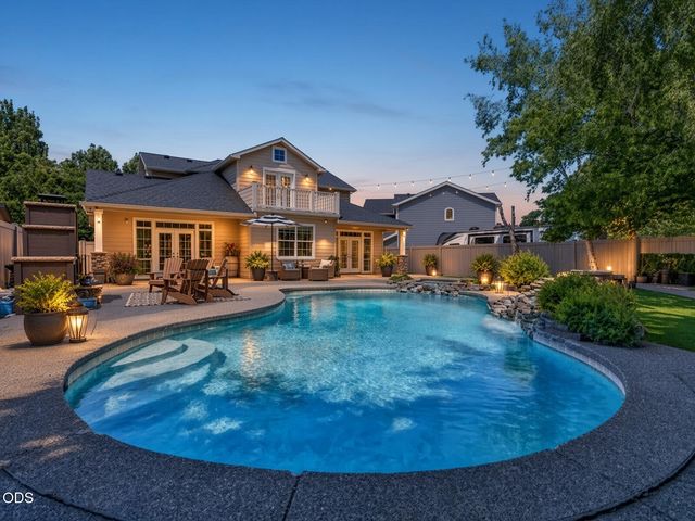 4573 Wolf Run Drive, Medford, OR 97504