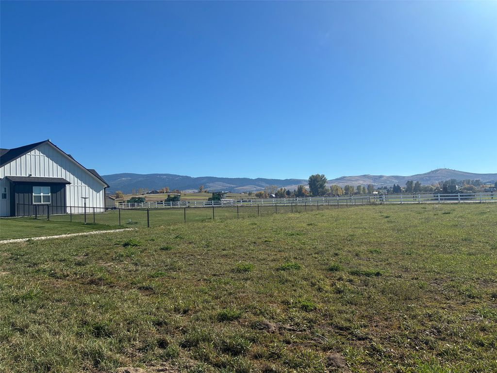 843 Chieftain Court, Stevensville, MT 59870 photo 5