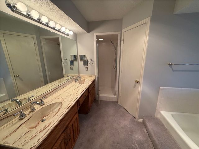 910 Village Green Drive, Rockwall, TX 75087