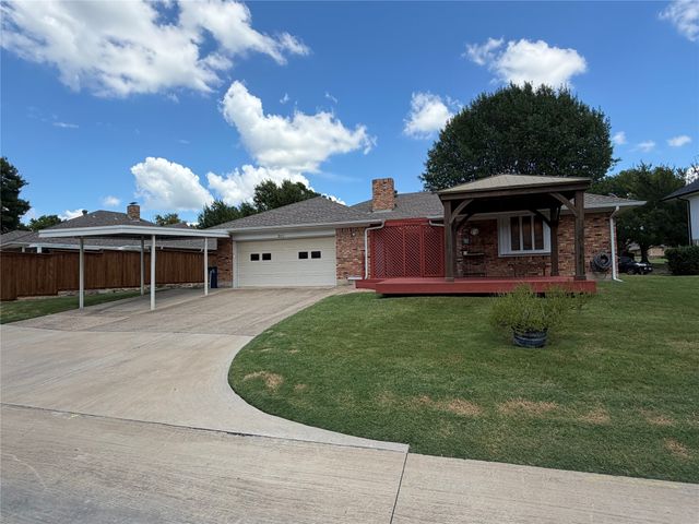 910 Village Green Drive, Rockwall, TX 75087