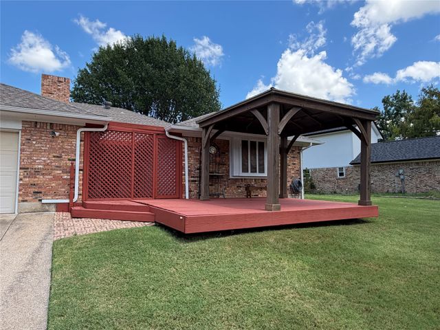 910 Village Green Drive, Rockwall, TX 75087
