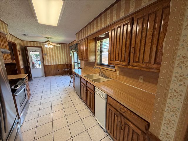 910 Village Green Drive, Rockwall, TX 75087