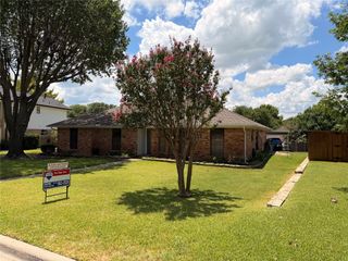 910 Village Green Drive, Rockwall, TX 75087