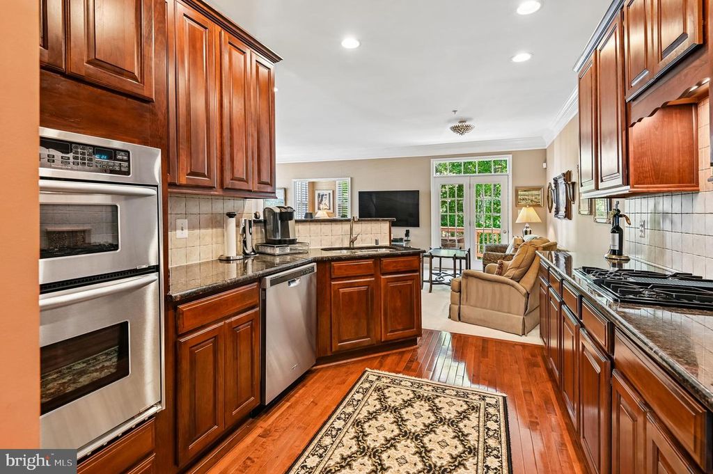 Image 11 of property listing at 449 PENWOOD DR, Edgewater, MD 21037