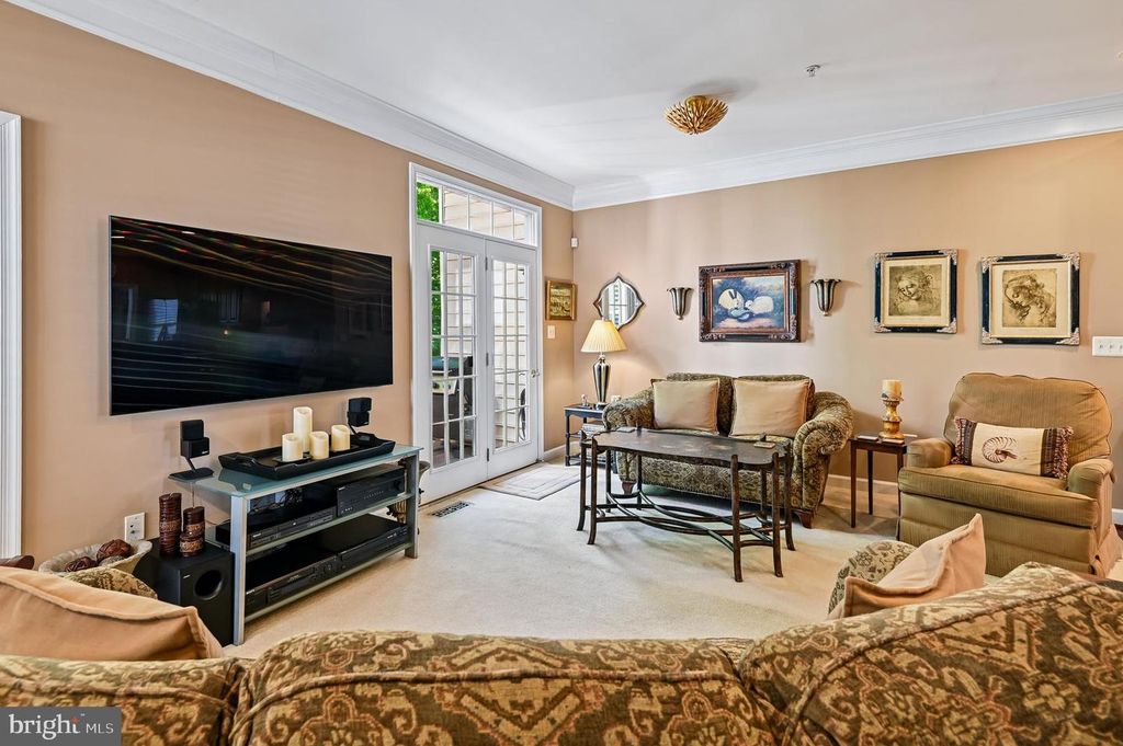Image 13 of property listing at 449 PENWOOD DR, Edgewater, MD 21037