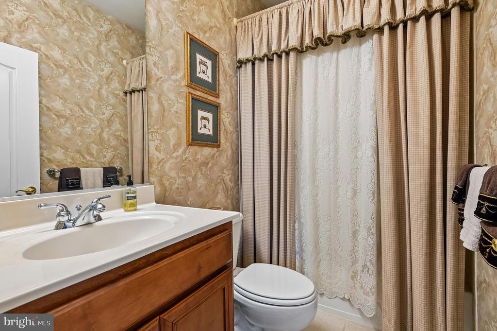 Image 39 of property listing at 449 PENWOOD DR, Edgewater, MD 21037