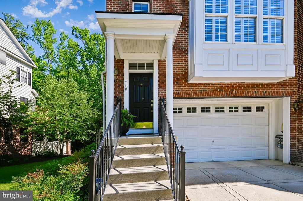 Image 4 of property listing at 449 PENWOOD DR, Edgewater, MD 21037