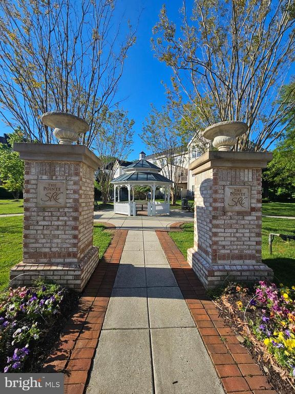 Image 46 of property listing at 449 PENWOOD DR, Edgewater, MD 21037