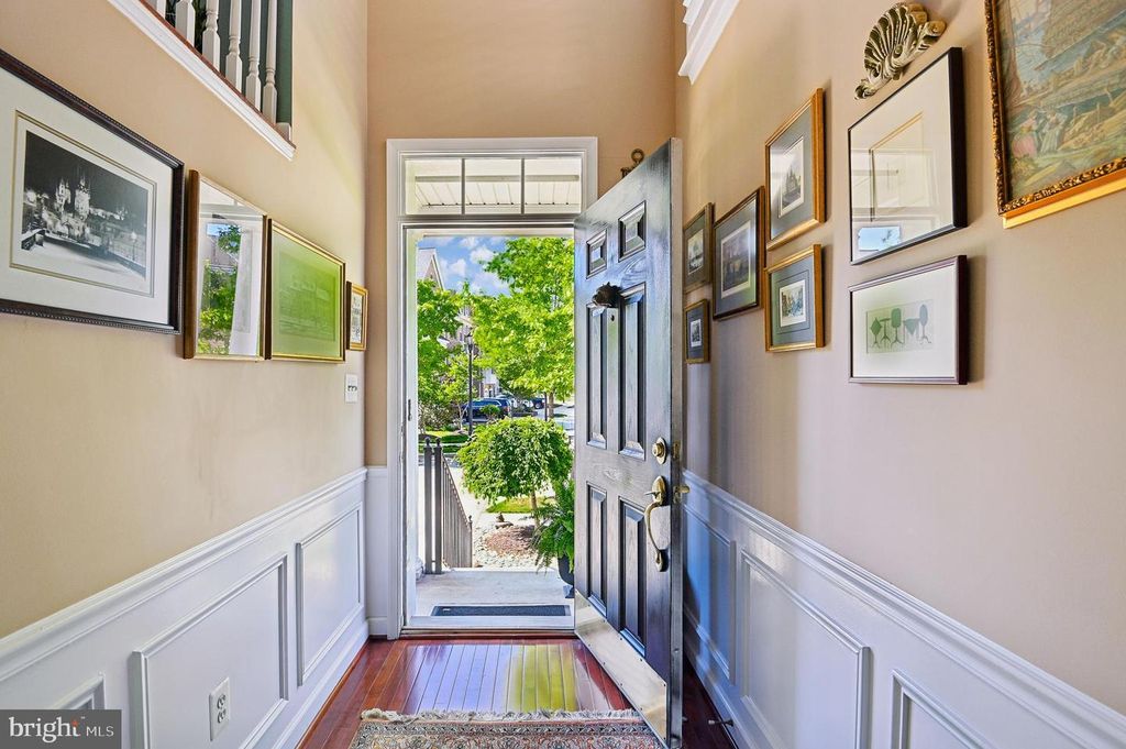 Image 5 of property listing at 449 PENWOOD DR, Edgewater, MD 21037