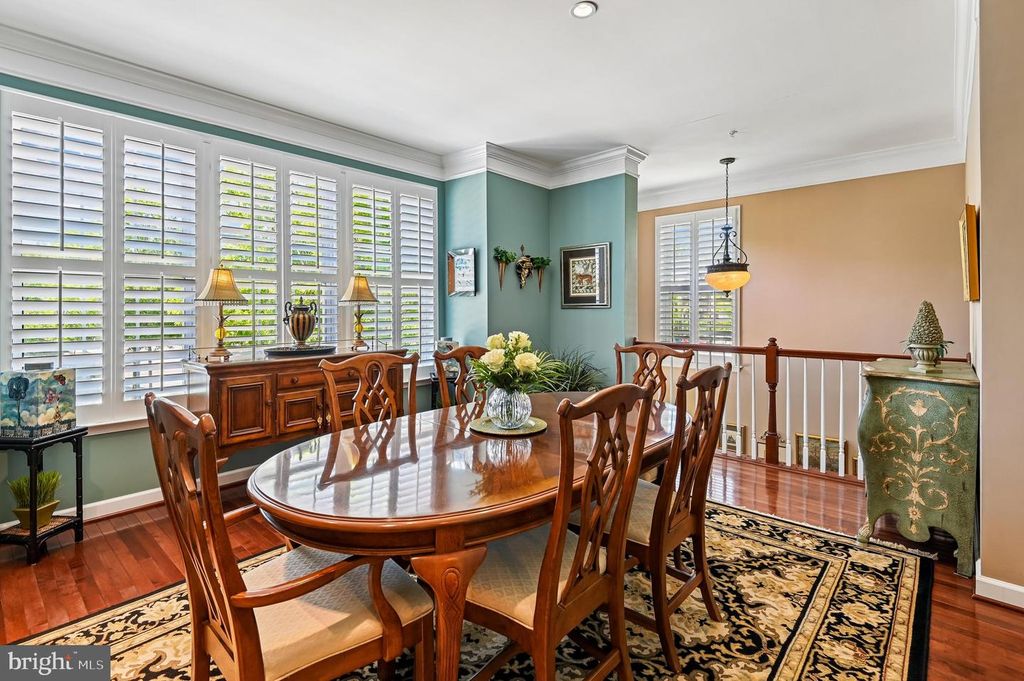 Image 7 of property listing at 449 PENWOOD DR, Edgewater, MD 21037