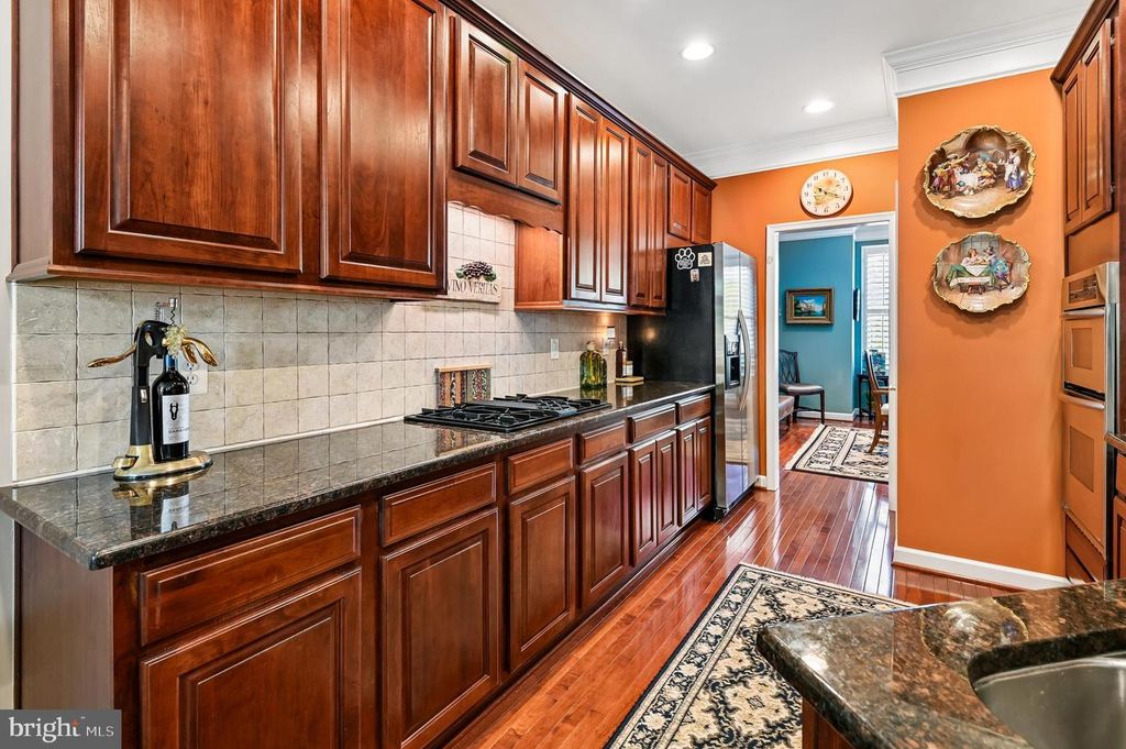 Image 9 of property listing at 449 PENWOOD DR, Edgewater, MD 21037