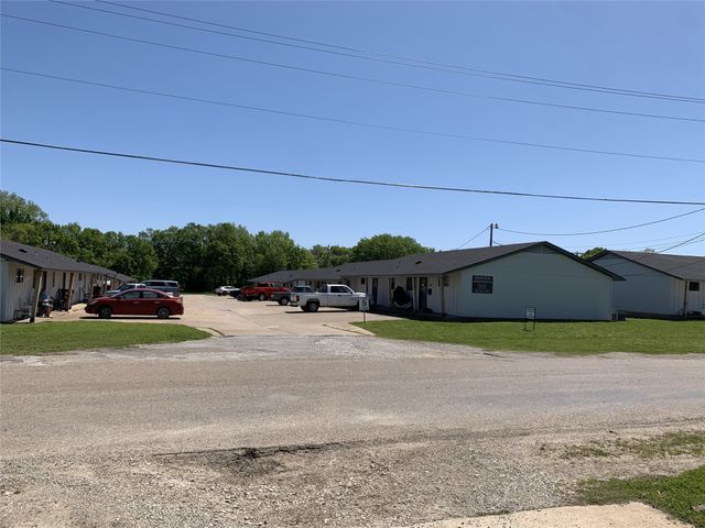 202 S Broadway Street, Bells, TX 75414