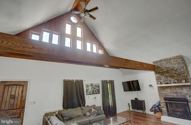 10 W FAIRVIEW AVENUE, Mercersburg, PA 17236