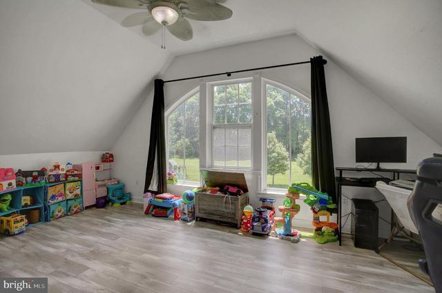 10 W FAIRVIEW AVENUE, Mercersburg, PA 17236