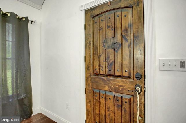 10 W FAIRVIEW AVENUE, Mercersburg, PA 17236