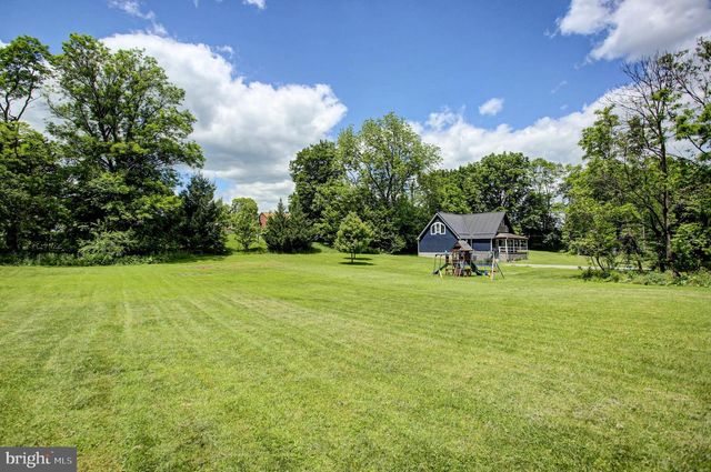 10 W FAIRVIEW AVENUE, Mercersburg, PA 17236