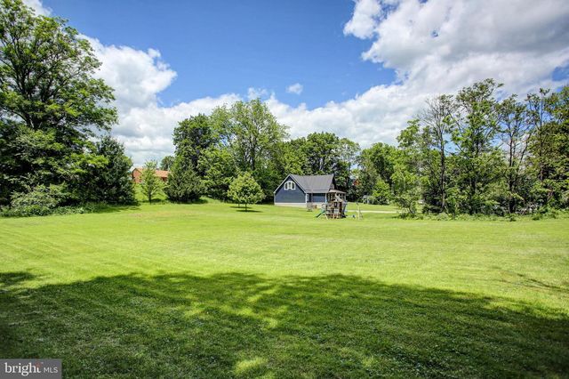 10 W FAIRVIEW AVENUE, Mercersburg, PA 17236