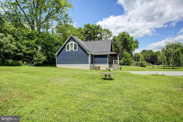 10 W FAIRVIEW AVENUE, Mercersburg, PA 17236
