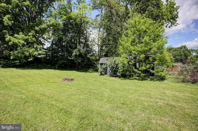 10 W FAIRVIEW AVENUE, Mercersburg, PA 17236