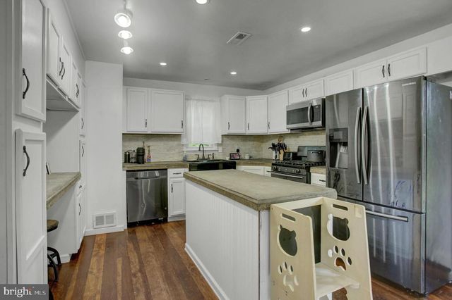 10 W FAIRVIEW AVENUE, Mercersburg, PA 17236