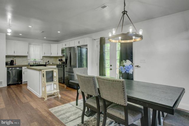 10 W FAIRVIEW AVENUE, Mercersburg, PA 17236