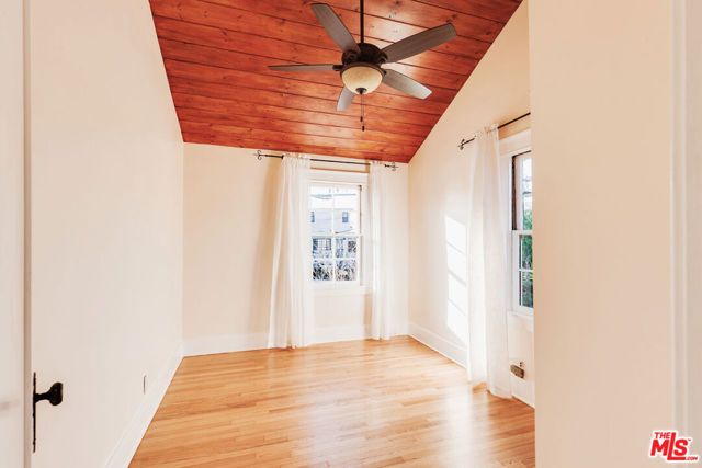 1005 W Kensington Road, Los Angeles, CA 90026