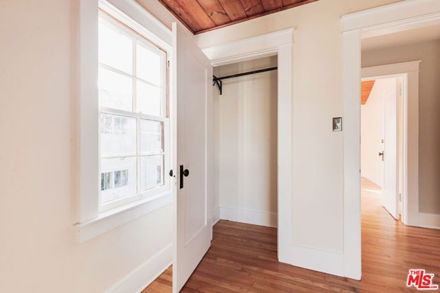 1005 W Kensington Road, Los Angeles, CA 90026