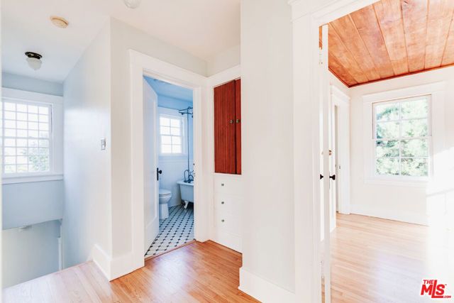 1005 W Kensington Road, Los Angeles, CA 90026